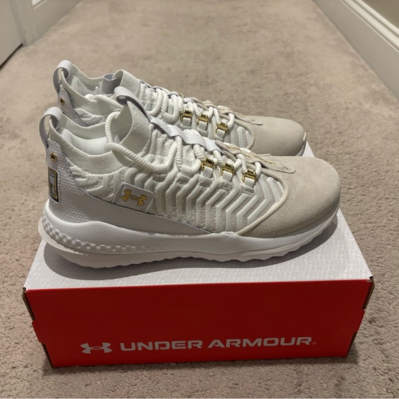 Under Armour Harper 9 White Athletic Turf Shoes- never been worn! - Picture 5 of 6